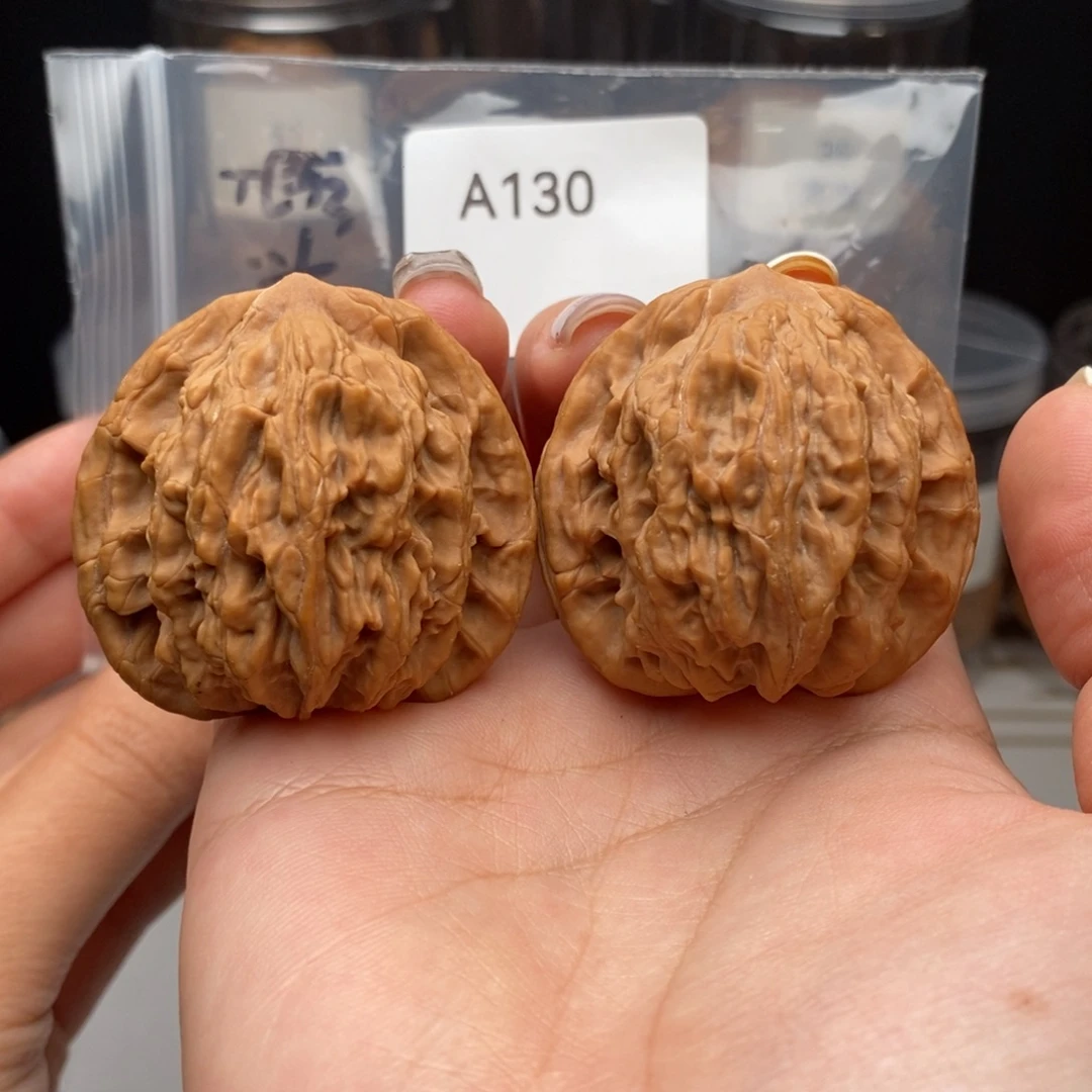 文玩核桃吊坠43精配虎头