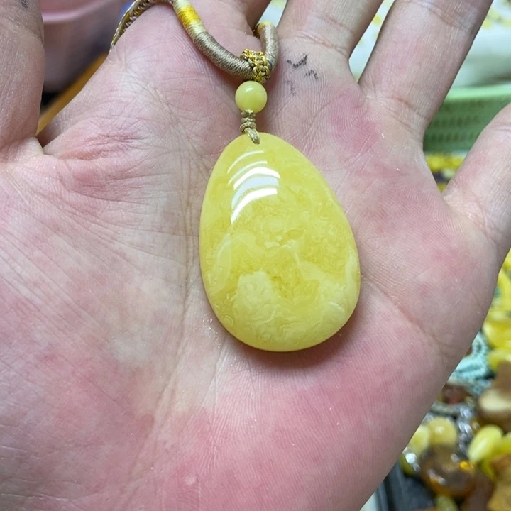 蜜蜡未镶嵌裸石吊坠