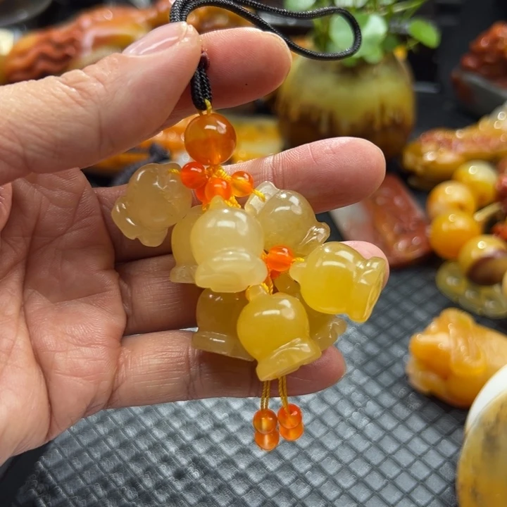 石英质玉（黄龙玉）颈饰未镶嵌楠