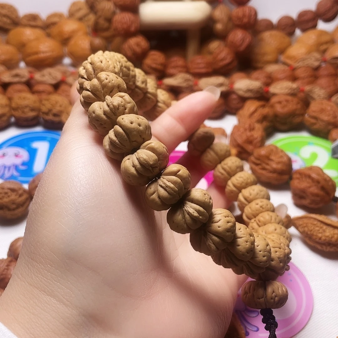 Q***w文玩核桃吊坠蟠桃