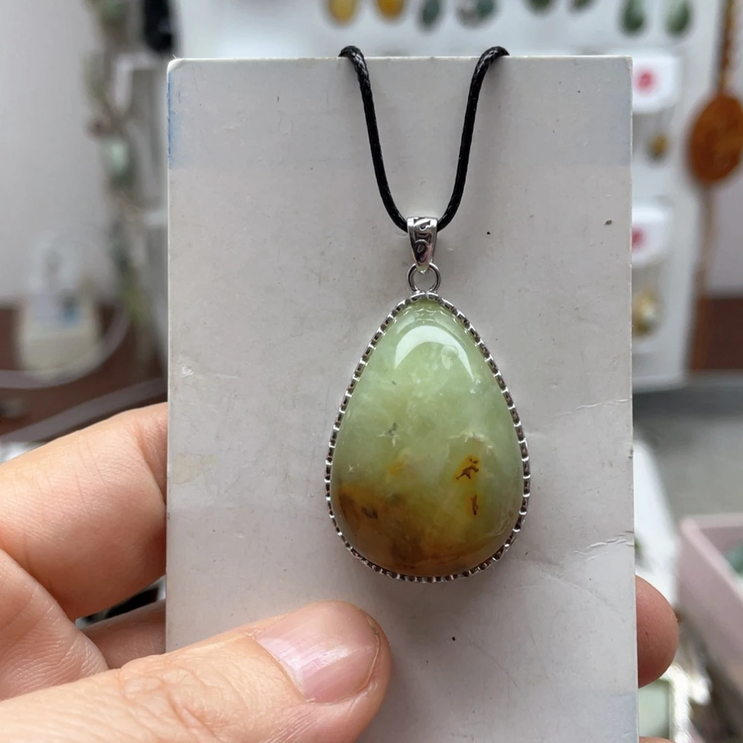 蛇纹石玉未镶嵌吊坠