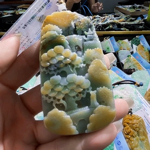 颈饰未镶嵌翡翠一个