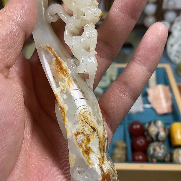 了***痕和田玉（糖玉）未镶嵌颈饰