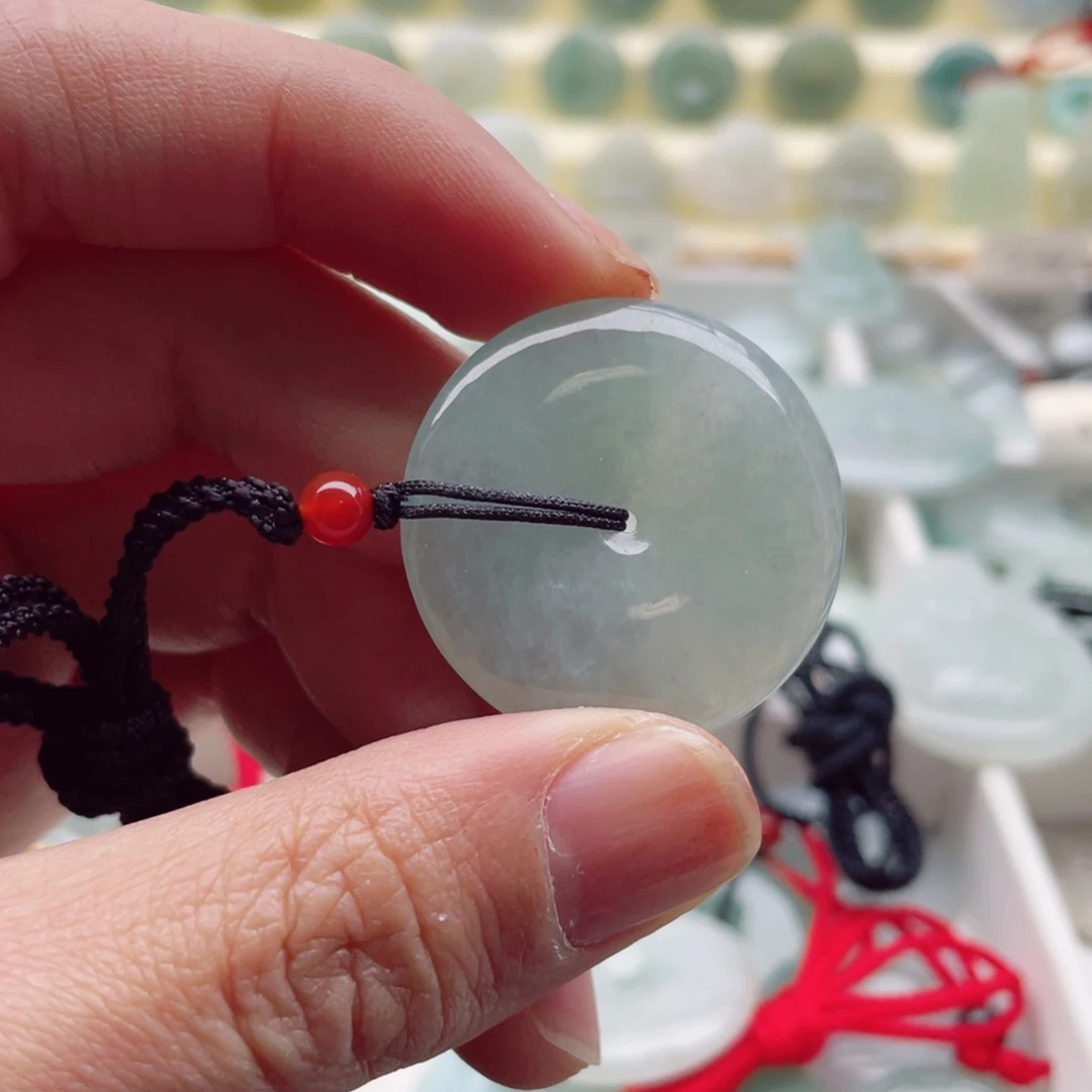 翡翠颈饰未镶嵌天然翡翠