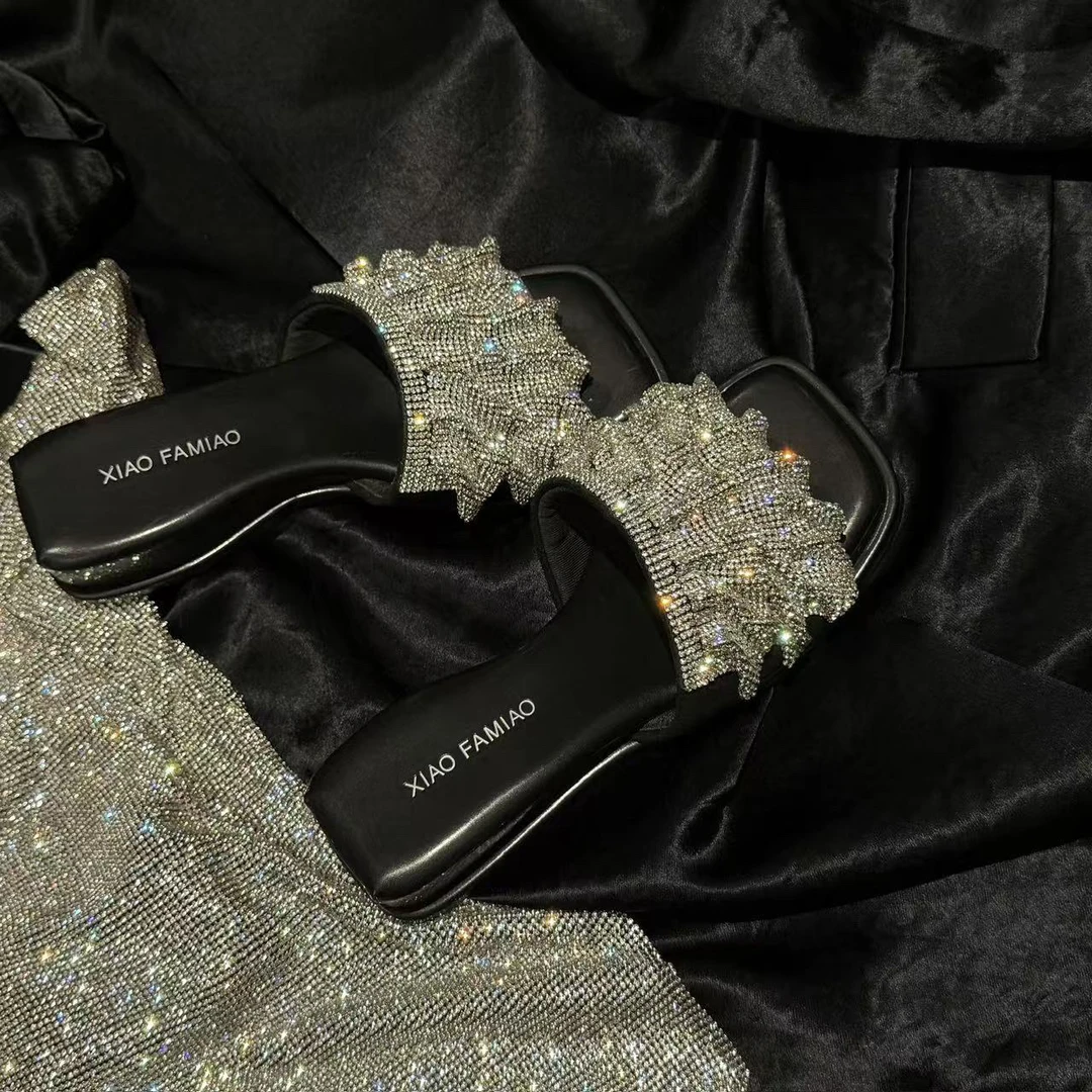 小发喵「哑光曜石银河星轨凉拖｜棱镜褶裥流淌鎏金 幻影丝绒极光999