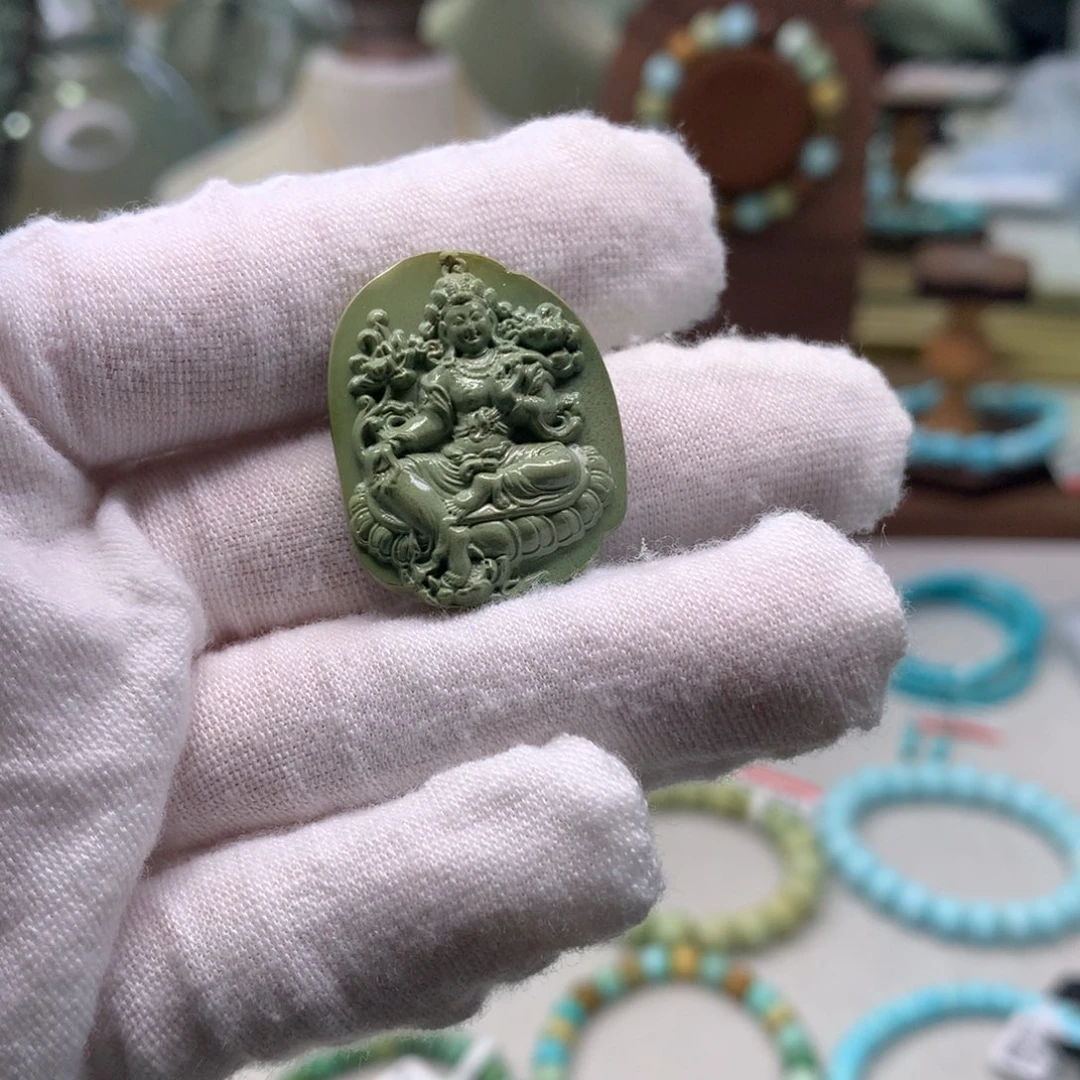 绿松石配饰未镶嵌。*子