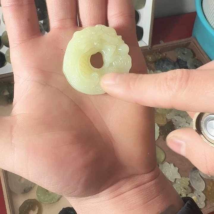 蛇纹石玉原石未镶嵌10
