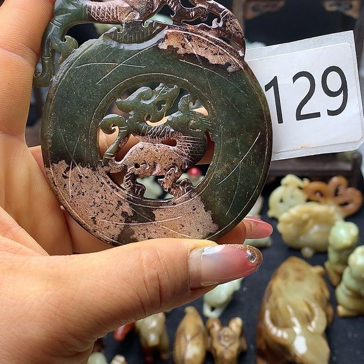 和田玉未镶嵌车挂