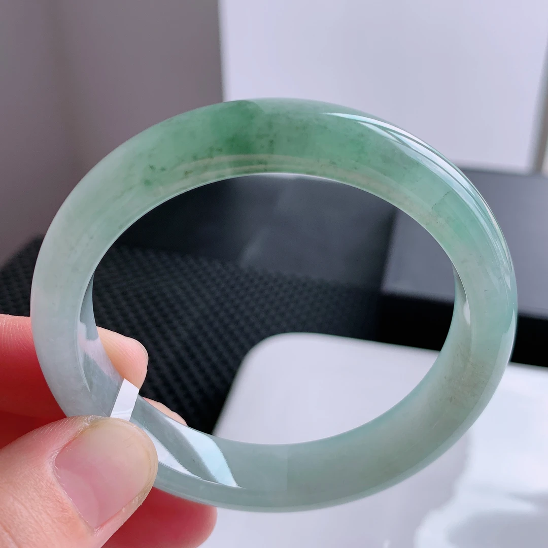 57圈口天然缅甸翡翠A货玉镯子