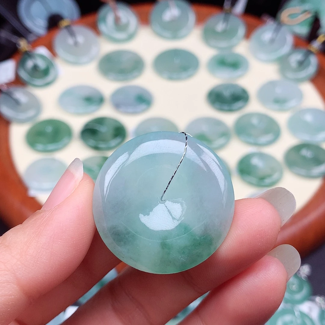 翡翠颈饰未镶嵌吊坠