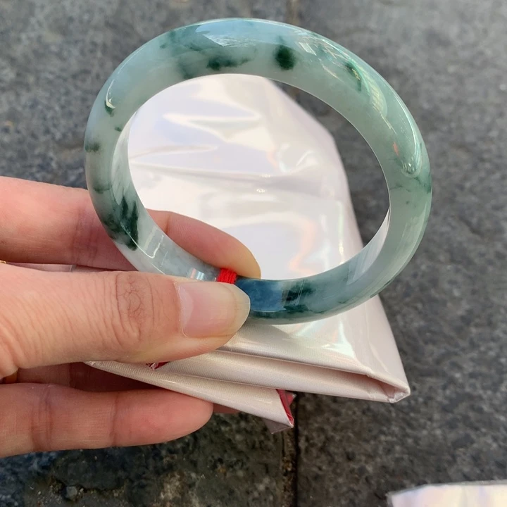 翡翠未镶嵌手镯翡翠手镯