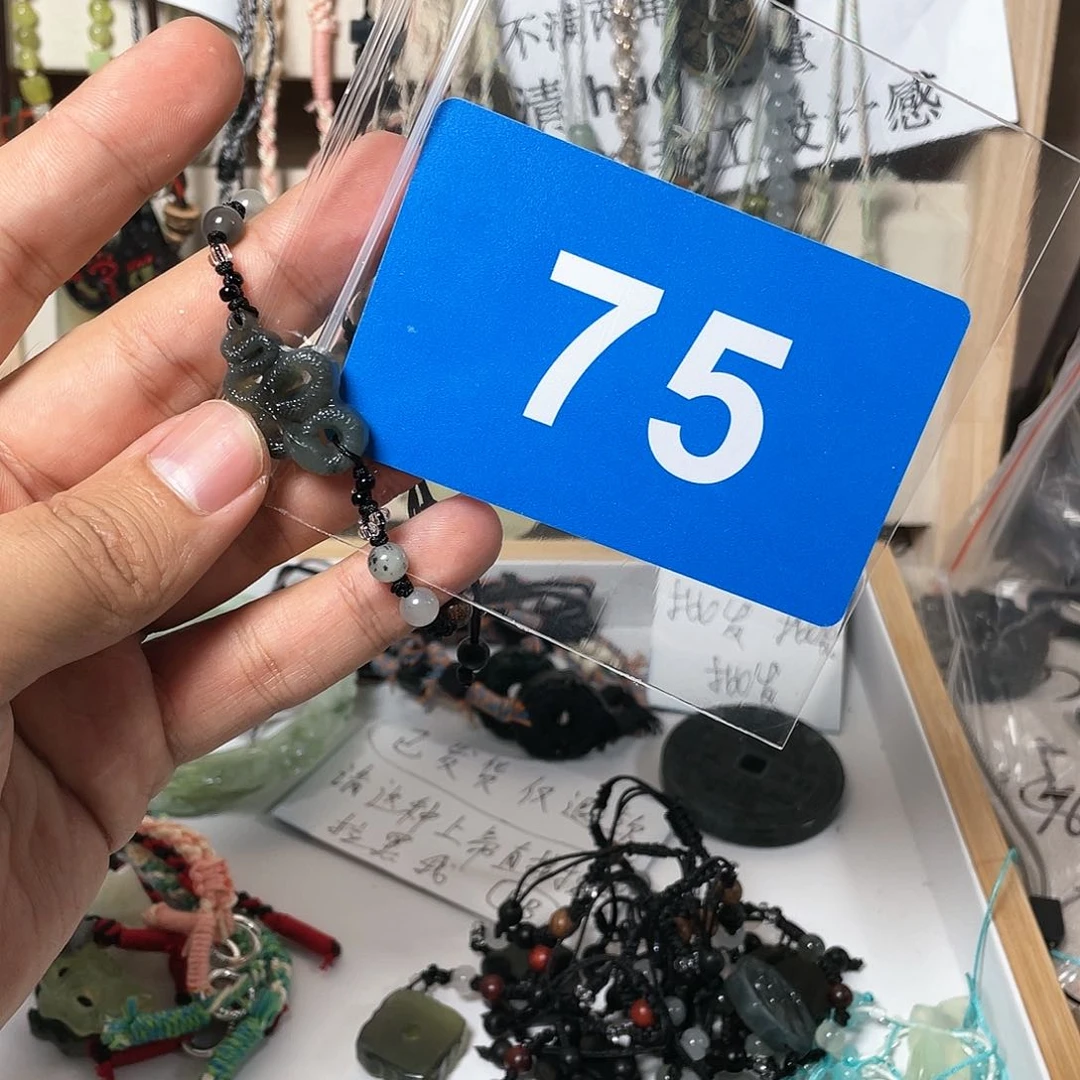 蛇纹石玉颈饰合金