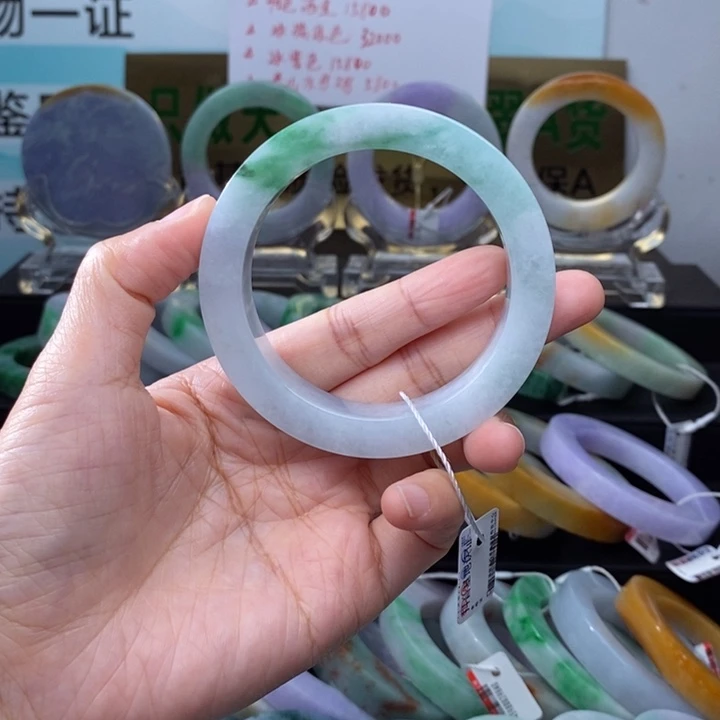 未镶嵌手镯定制翡翠