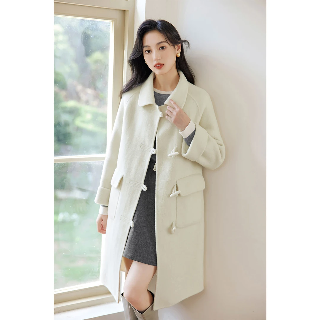 Z朗文斯汀学院风牛角扣毛呢大衣冬新款气质娃娃领双面呢子外套