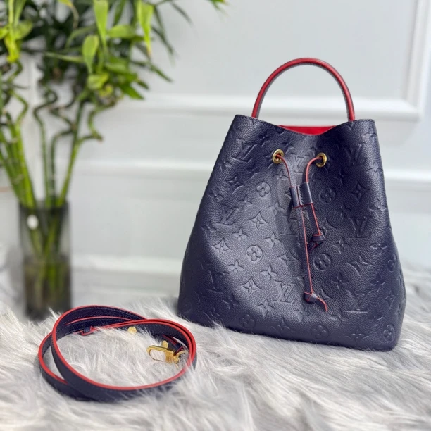 95新 LouisVuitton/路易威登 水桶包海军蓝/SS2283