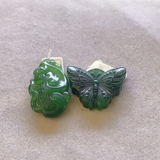 蛇纹石玉未镶嵌颈饰致*