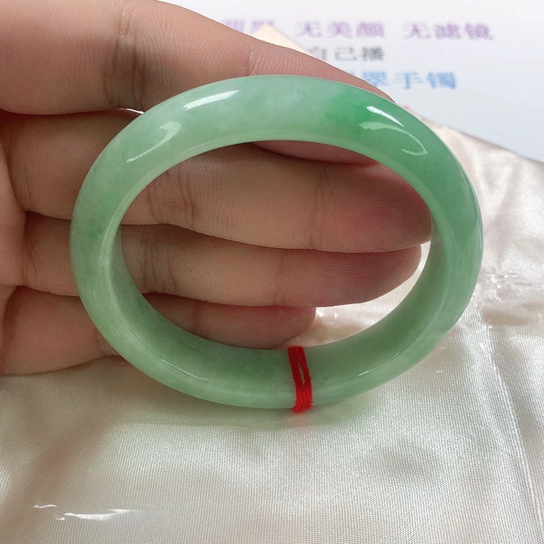 翡翠手镯（贵妃镯）未镶嵌304号