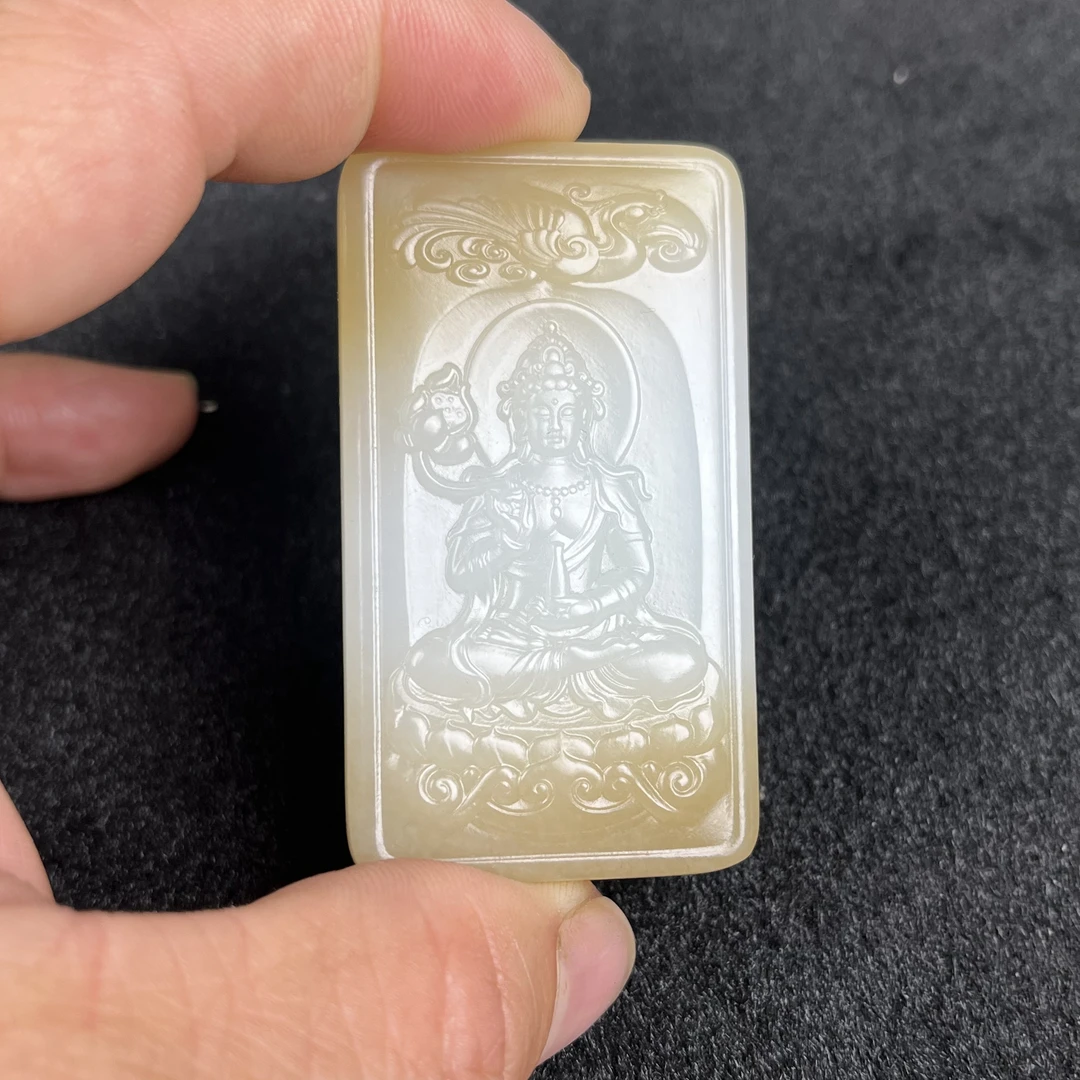 温润细腻新疆和田玉糖白分明观音玉石挂件