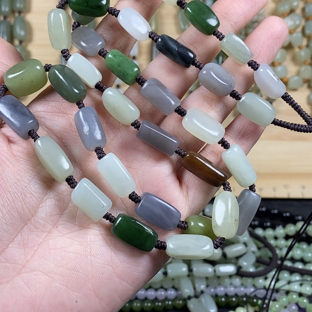 万***，和田玉未镶嵌颈饰