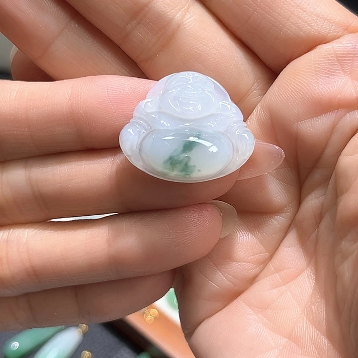 翡翠未镶嵌颈饰佛公