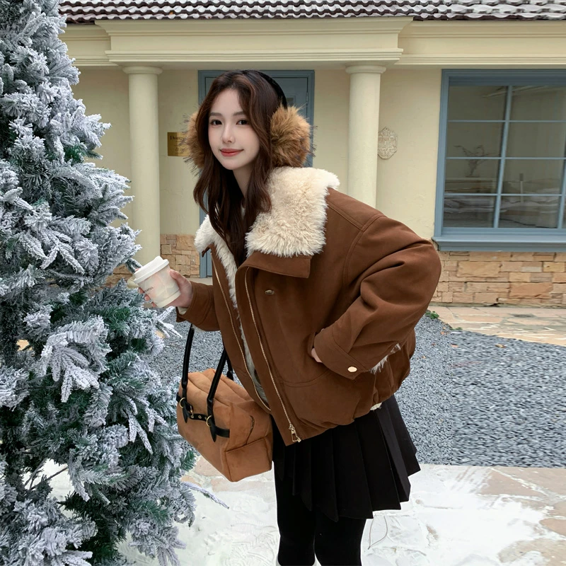 美拉德咖色皮毛一体外套2025冬季新款保暖羊羔毛加绒加厚棉服外套