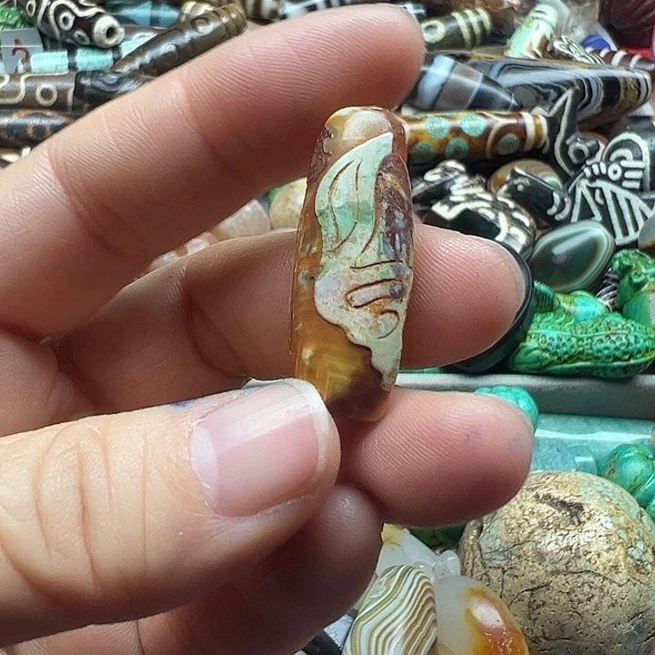 铭***族玛瑙/玉髓未镶嵌颈饰
