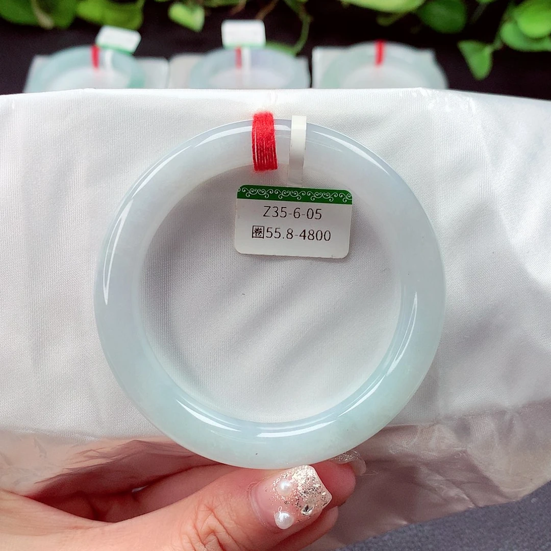 翡翠未镶嵌手镯5556晴绿底37号