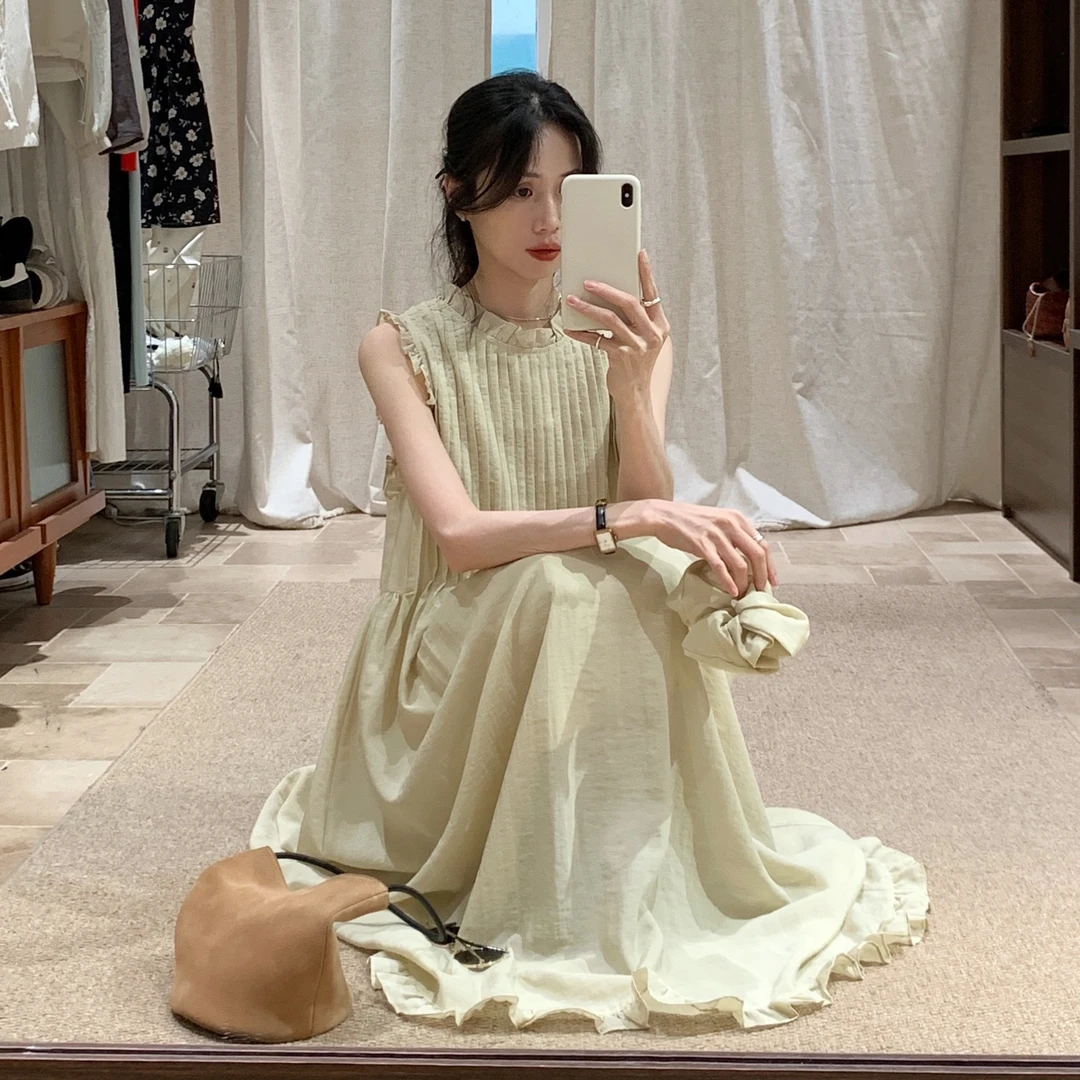 韩系甜美杏色风琴褶背心连衣裙女2025夏季新款木耳边长裙