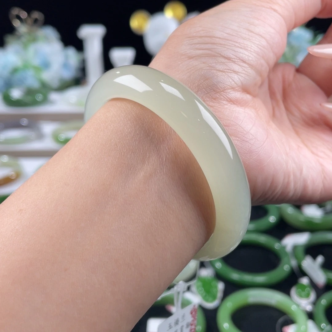 和田玉未镶嵌手镯冰底起猫荔枝冻55mm