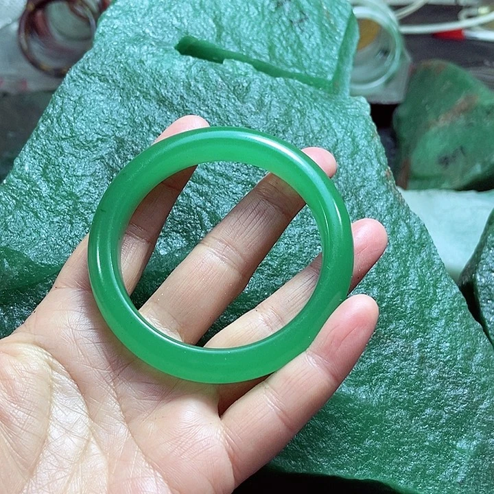 新疆东陵玉手镯56圈口