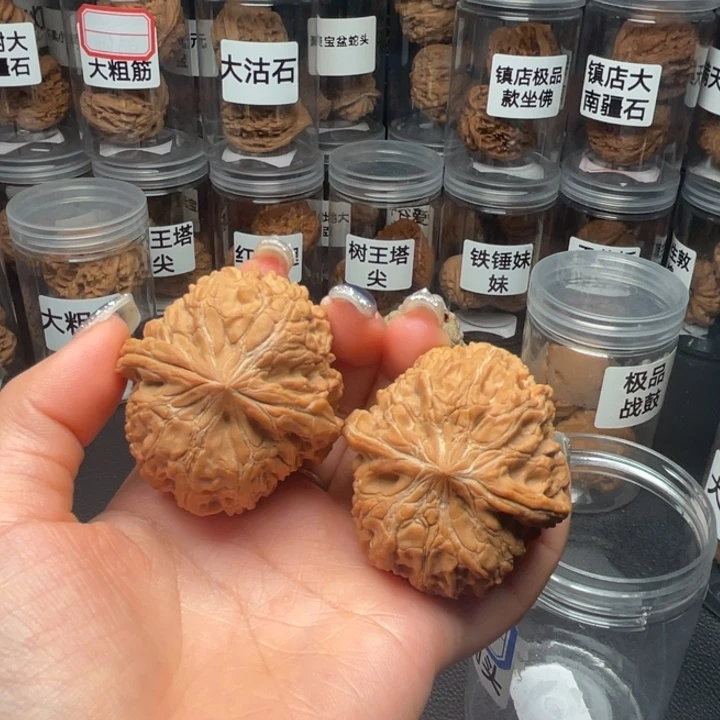 文玩核桃吊坠和尚头44