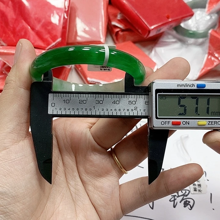 翡翠手镯未镶嵌61