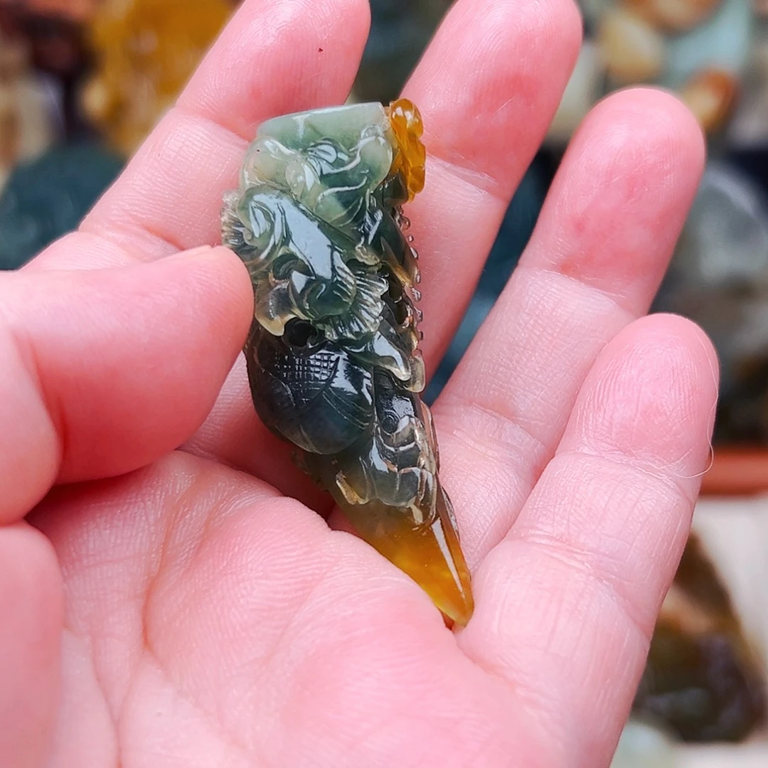 刹***那蛇纹石玉未镶嵌颈饰