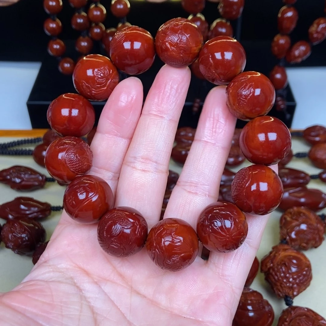 橄榄核吊坠鱼戏莲花