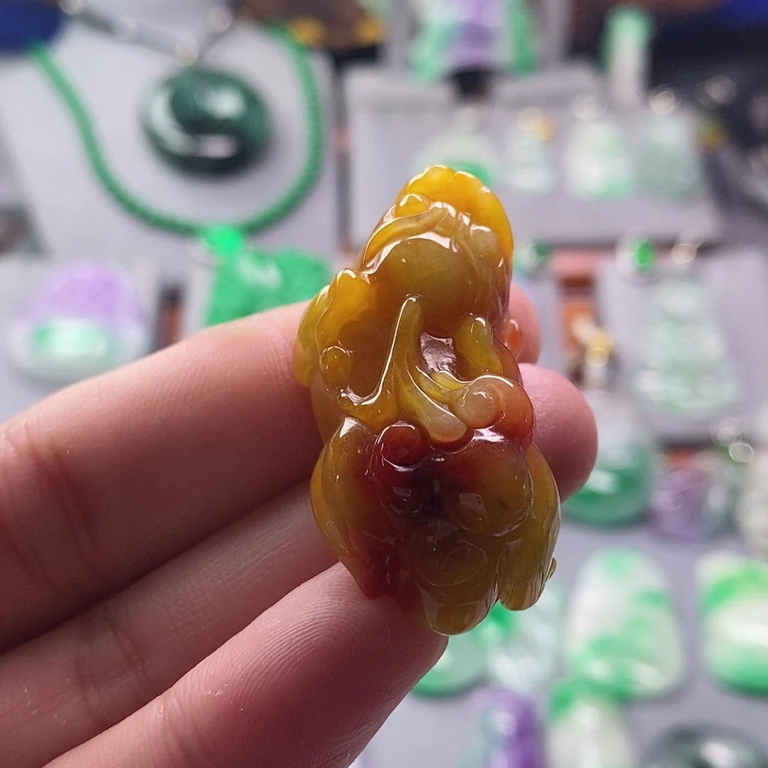 翡翠未镶嵌颈饰（赠链）