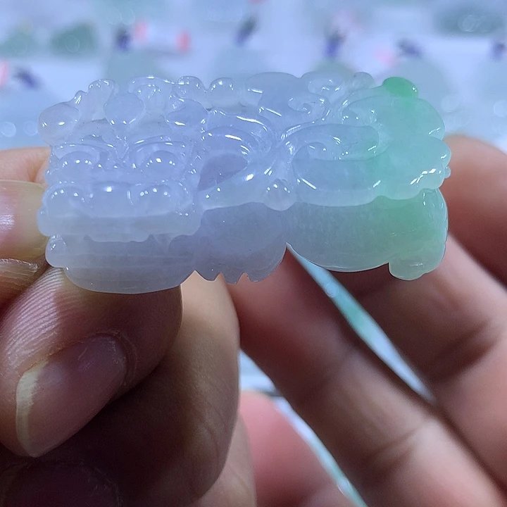 翡翠未镶嵌颈饰天然翡翠A货吊坠