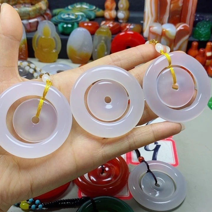 未镶嵌颈饰玛瑙/玉髓笑**生