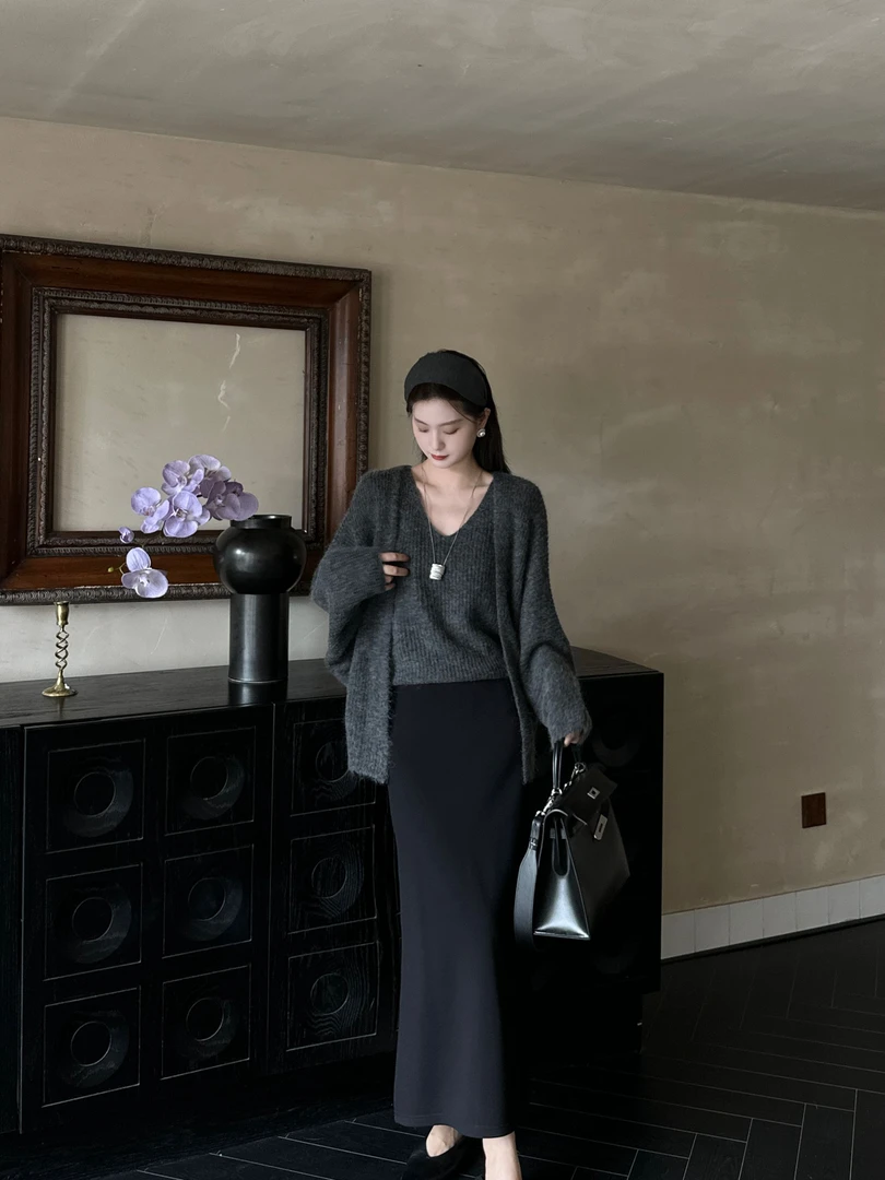 LUOZHIYIN/罗知音R123232W针织衫秋冬新款长袖毛衣宽松针织衫