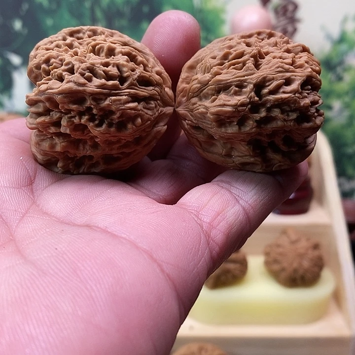 文玩核桃吊坠拉丝凹底涿鹿南疆石