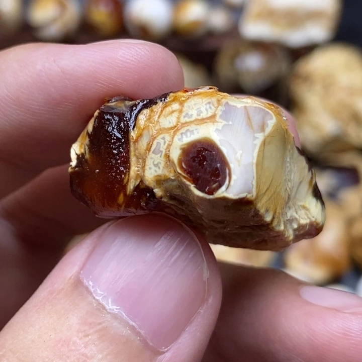 定制琥珀未镶嵌定制琥珀