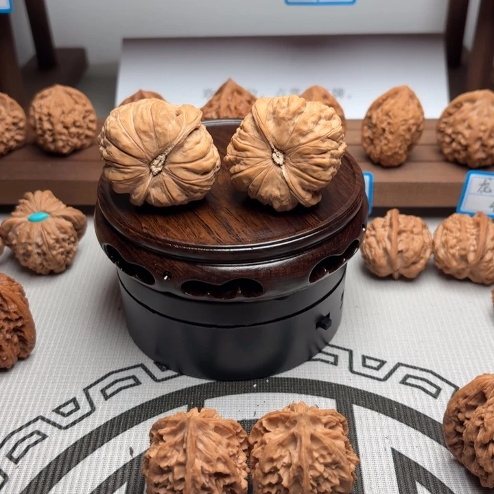 文玩核桃把件南瓜墩