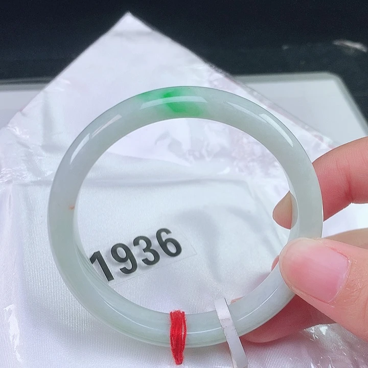 翡翠未镶嵌手镯翡翠