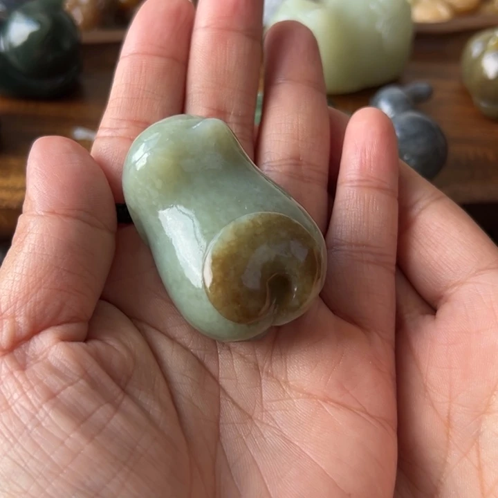 颈饰未镶嵌和田玉（糖玉）K****o