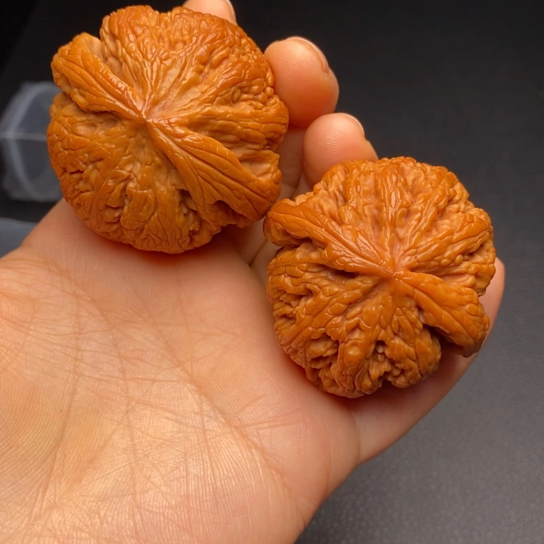 文玩核桃把件秦岭野生核桃