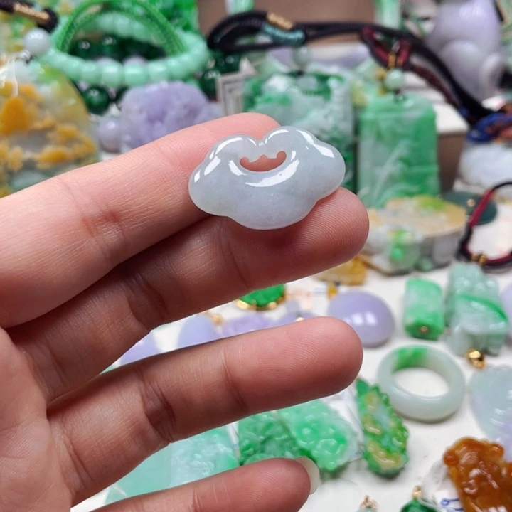 翡翠未镶嵌颈饰翡翠4