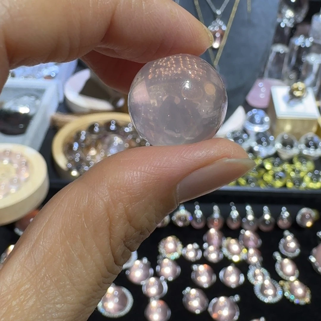 未镶嵌珠宝半成品水晶王***?