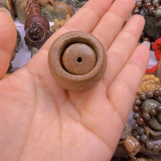 岫岩河磨玉（透闪石质玉）戒指未镶嵌白*鱼