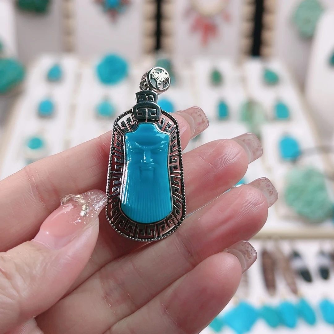 绿松石颈饰未镶嵌