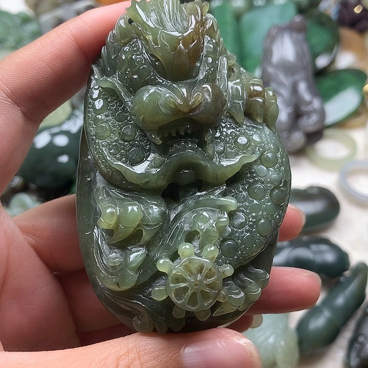 越***好颈饰未镶嵌和田玉