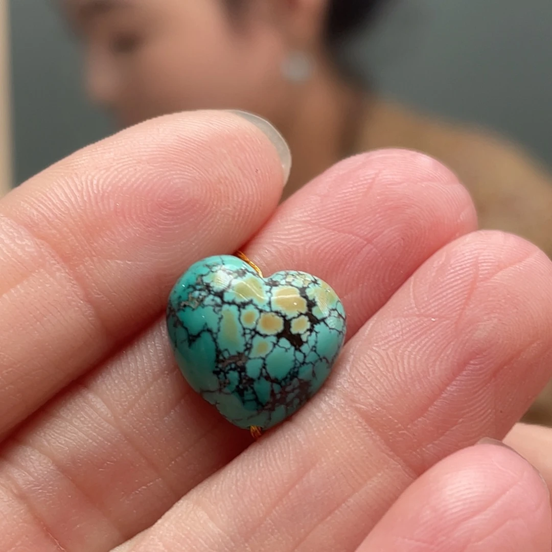 绿松石未镶嵌颈饰